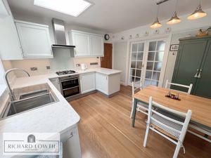 Breakfast Kitchen- click for photo gallery